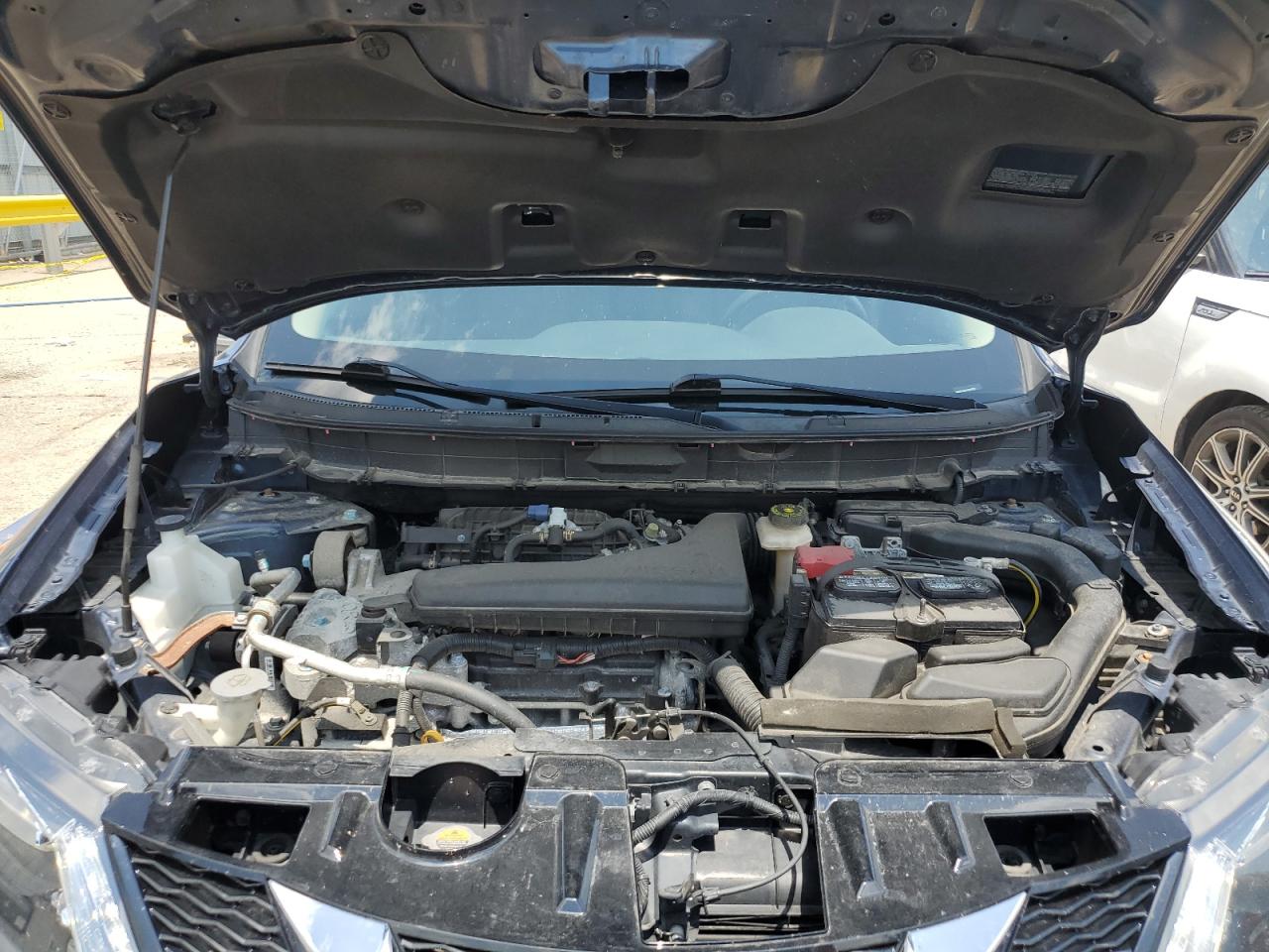 KNMAT2MV8GP695617 NISSAN ROGUE 2016