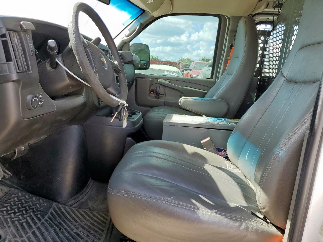 CHEVROLET EXPRESS 2015 VIN 1GCWGFCF2F1131622 фото 7