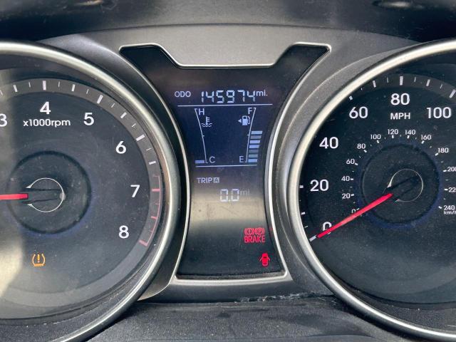 Купе HYUNDAI VELOSTER 2012 Белы