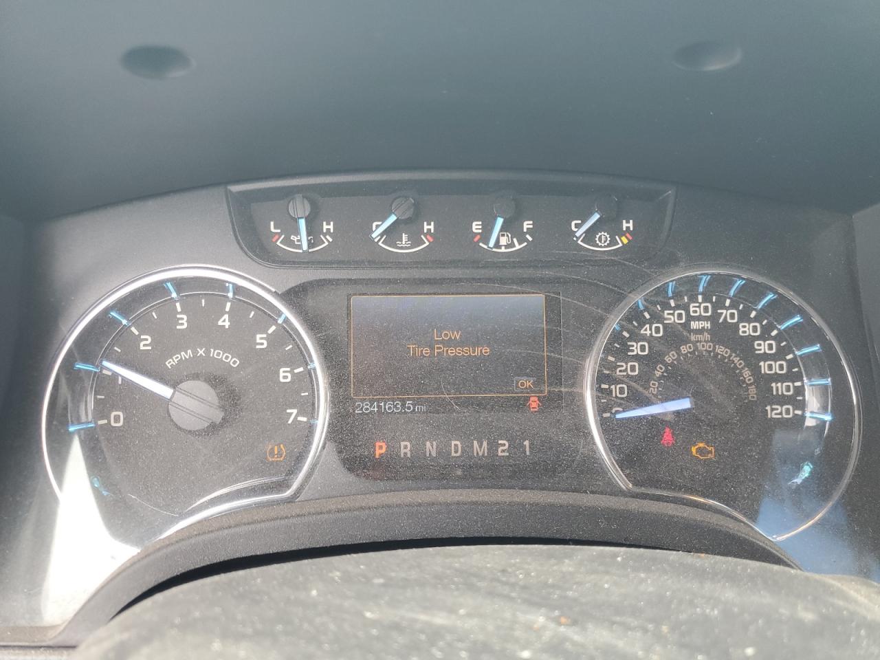 2011 Ford F150 Super Cab VIN: 1FTFX1CF4BFC86043 Lot: 62817935