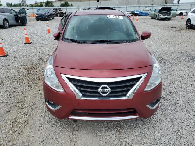  NISSAN VERSA 2018 Красный
