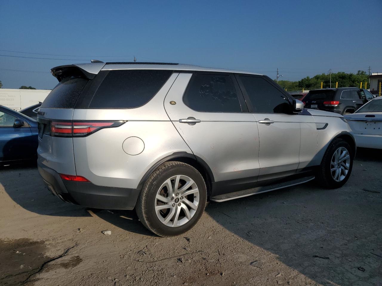 LAND ROVER DISCOVERY 2017 VIN SALRRBBV1HA010634 фото 3