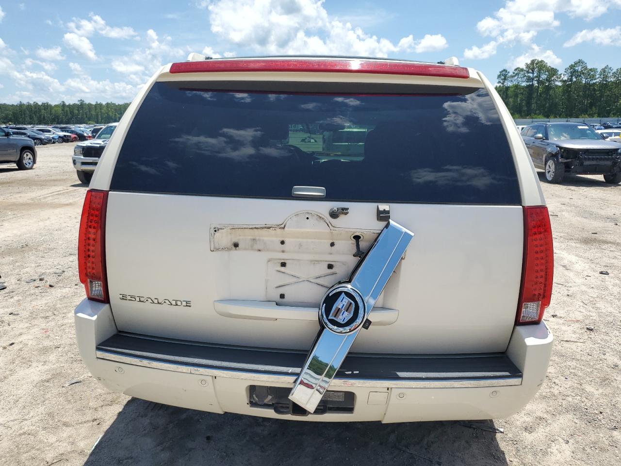 2007 Cadillac Escalade Luxury VIN: 1GYEC63847R289353 Lot: 61254855