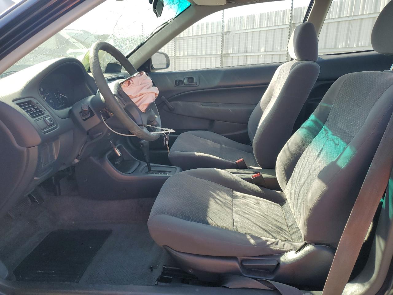 1998 Honda Civic Dx VIN: 2HGEJ6446WH102573 Lot: 60749025
