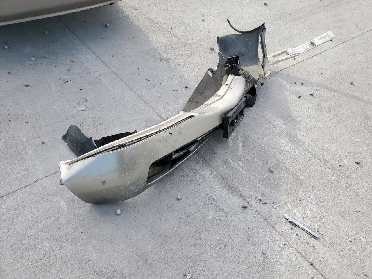 2002 Acura 3.5Rl VIN: JH4KA966X2C008807 Lot: 63032975