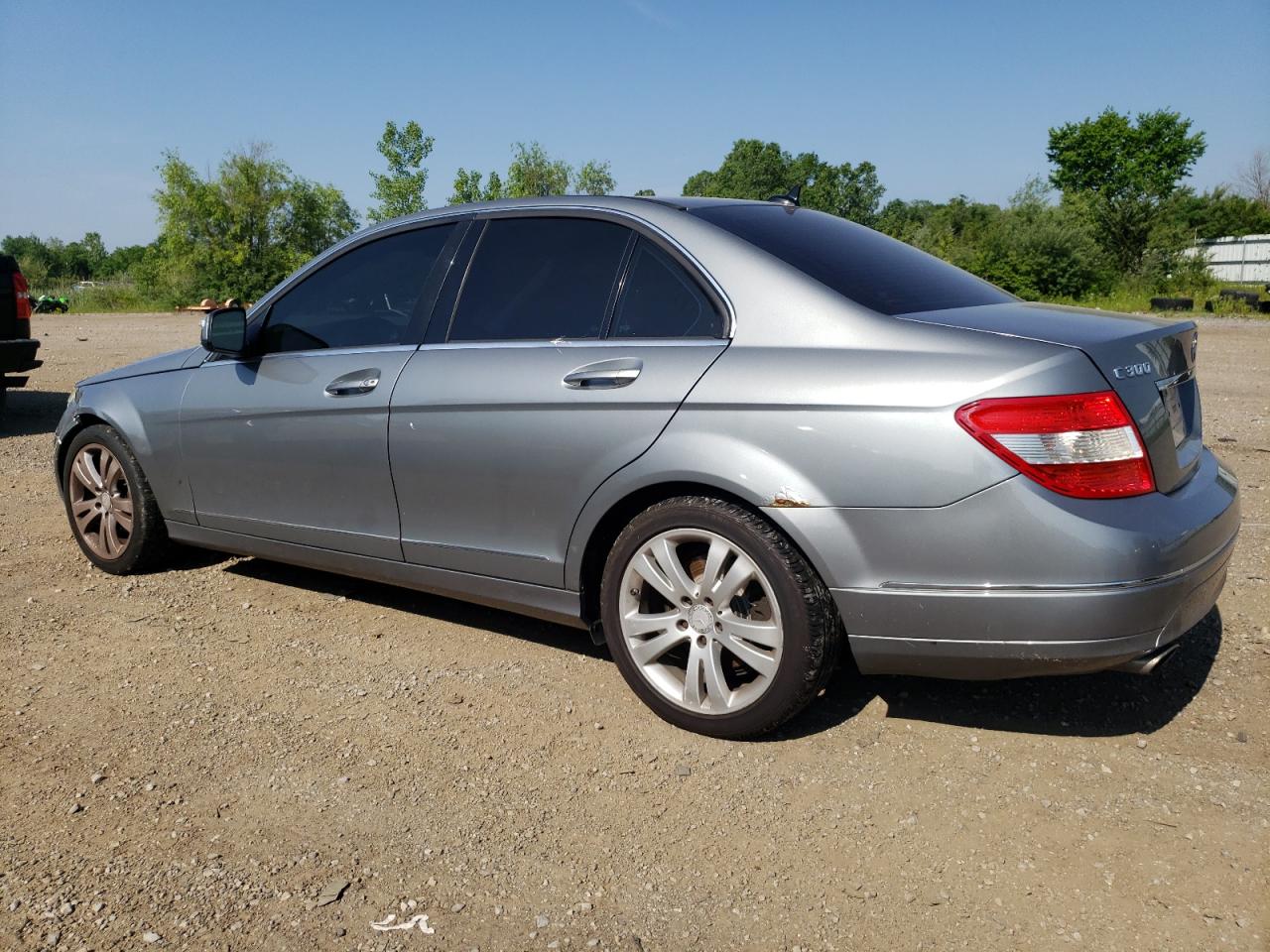 MERCEDES-BENZ C-CLASS 2009 VIN WDDGF81X09F237739 photo 2