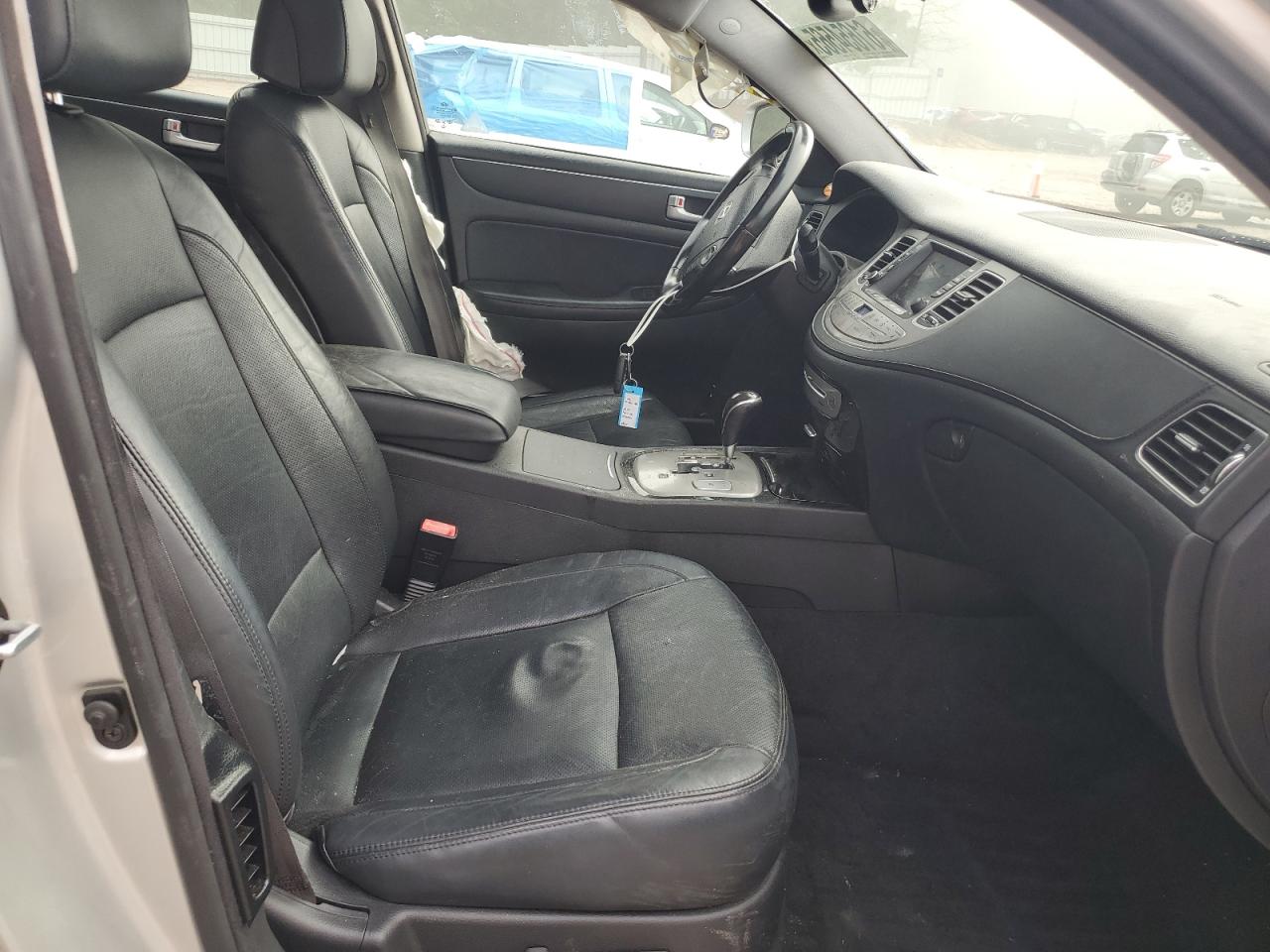 2013 Hyundai Genesis 3.8L VIN: KMHGC4DD7DU256866 Lot: 61654565