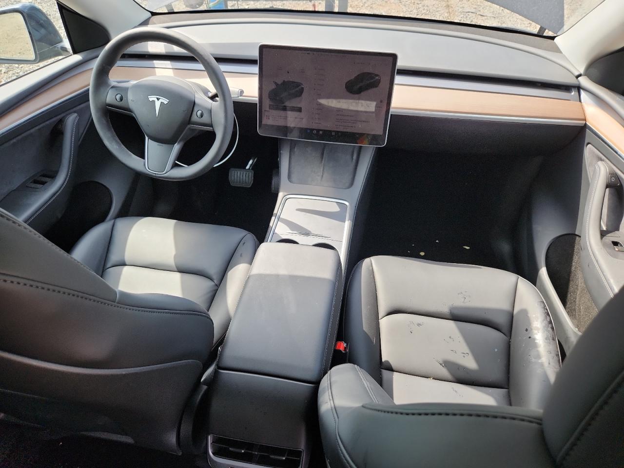 2024 Tesla Model Y VIN: 7SAYGDEE0RF155241 Lot: 62731345