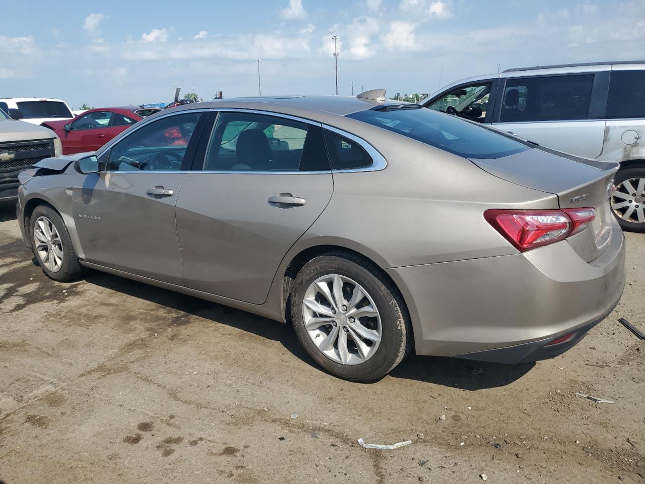 CHEVROLET MALIBU 2022 VIN 1G1ZD5ST1NF140894 photo 2