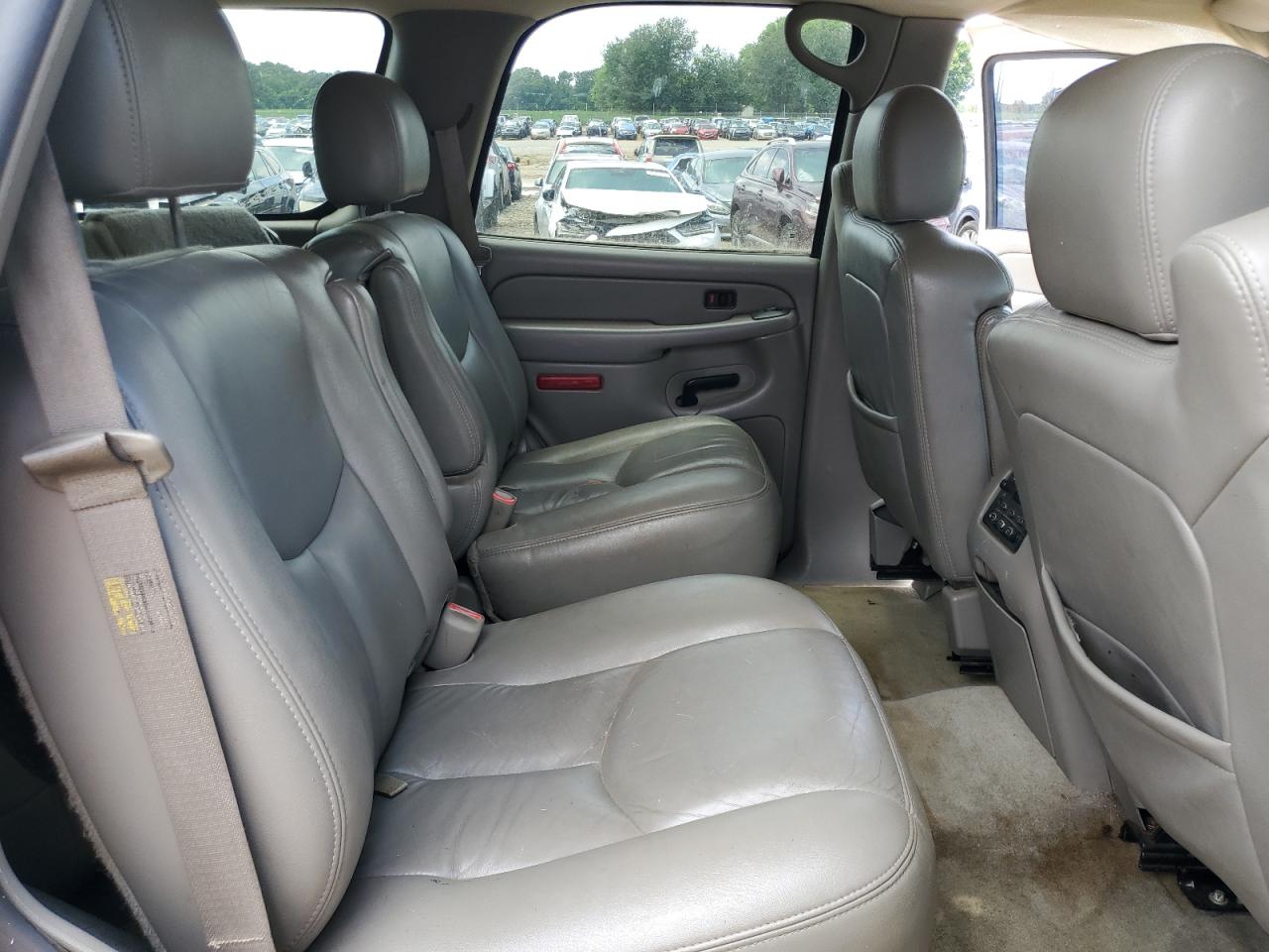 2004 Chevrolet Tahoe C1500 VIN: 1GNEC13Z24R318935 Lot: 62464035