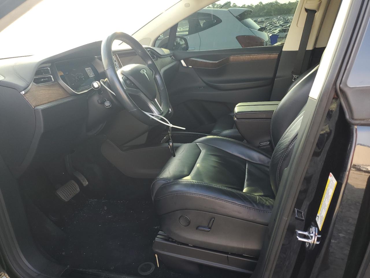 2017 Tesla Model X VIN: 5YJXCBE29HF055216 Lot: 57645455