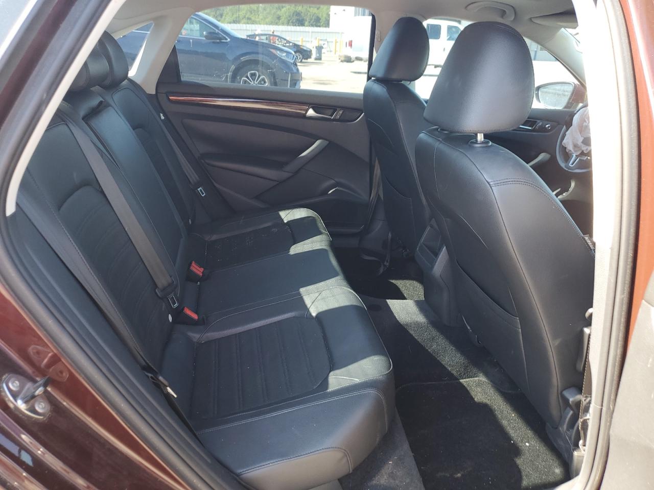 2012 Volkswagen Passat Sel VIN: 1VWCH7A32CC025358 Lot: 61030495