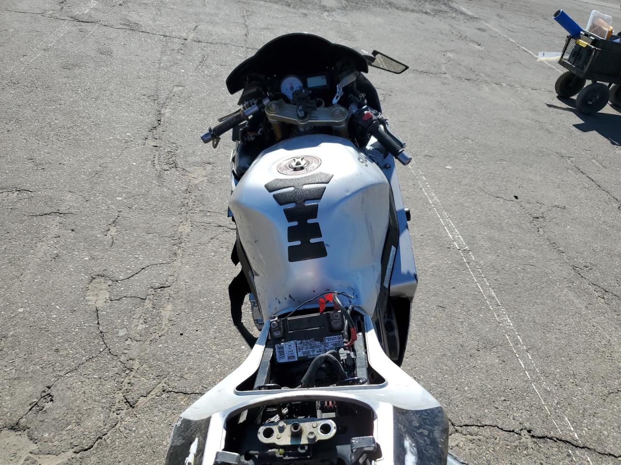 2004 Suzuki Gsx-R1000 VIN: JS1GT75A142108647 Lot: 61409115