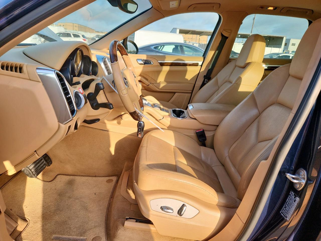 2013 Porsche Cayenne VIN: WP1AF2A25DLA37076 Lot: 62026655