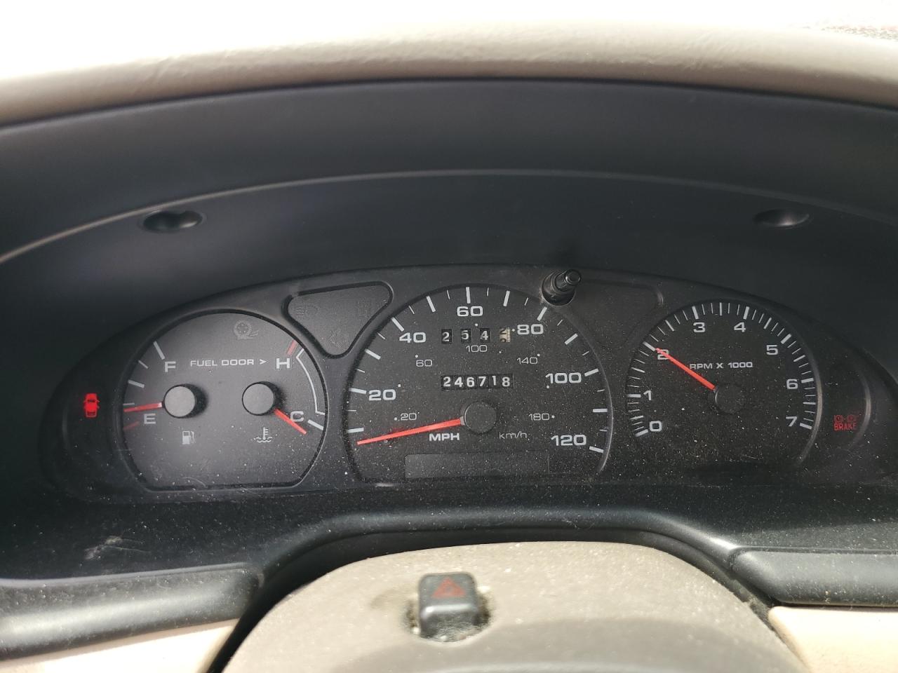 2002 Mercury Sable Gs VIN: 1MEFM50U92G640912 Lot: 61190695