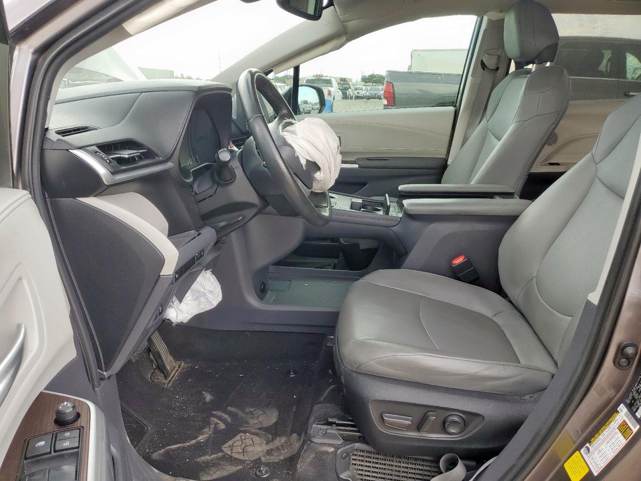 2022 Toyota Sienna Xle VIN: 5TDYRKEC8NS092342 Lot: 63000555