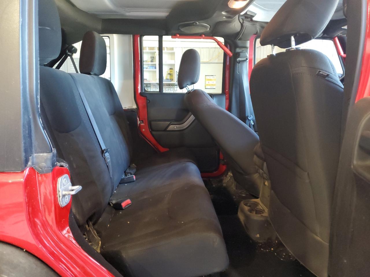 2014 Jeep Wrangler Unlimited Sport VIN: 1C4HJWDG2EL298129 Lot: 61394425