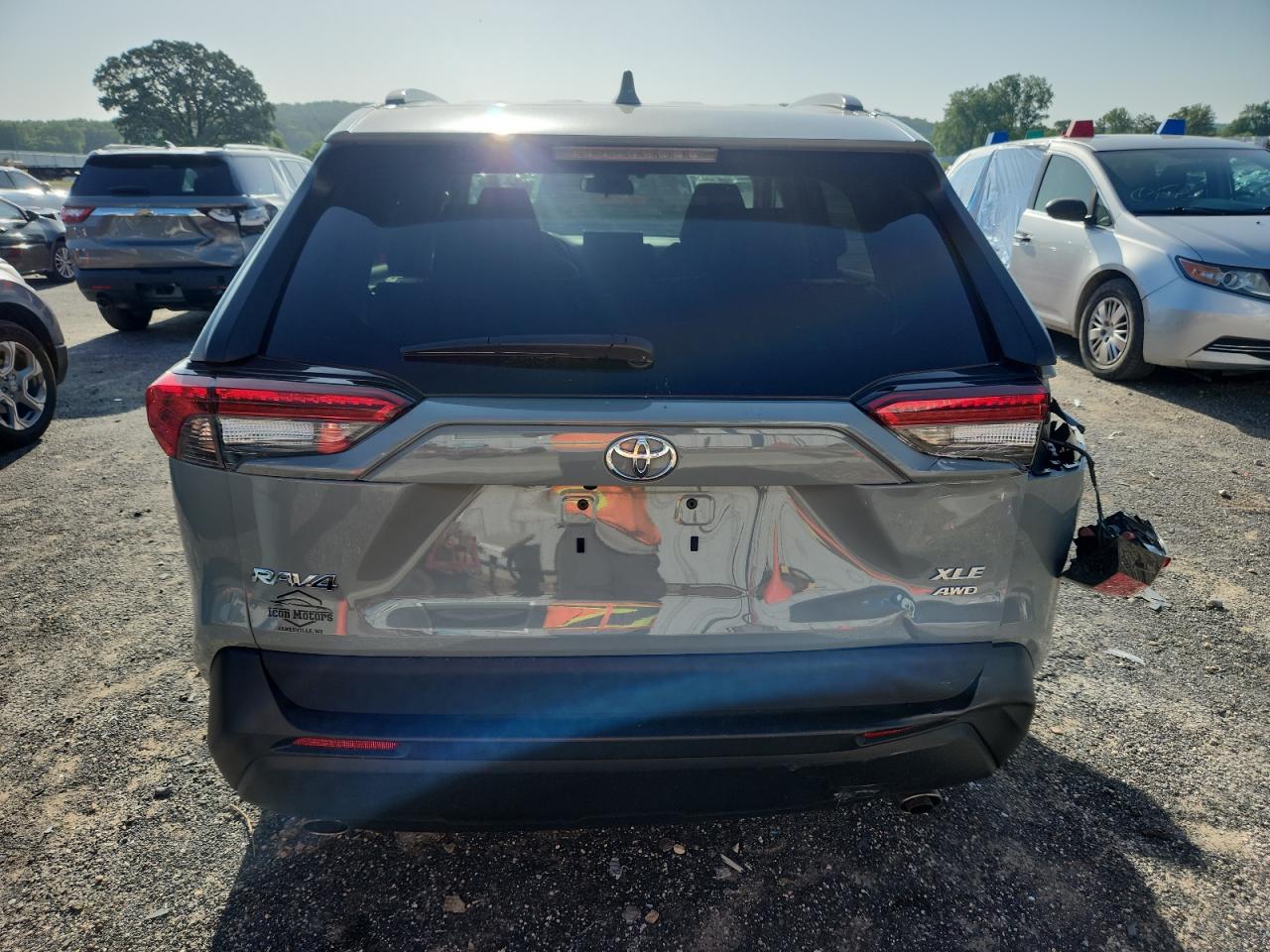 2T3P1RFVXMW239608 TOYOTA RAV4 2021