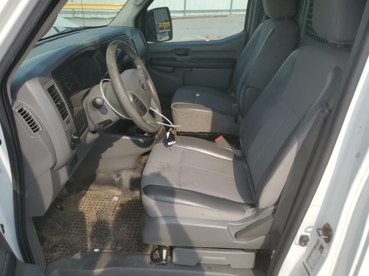 1N6BF0KY8HN810725 NISSAN NV 2017