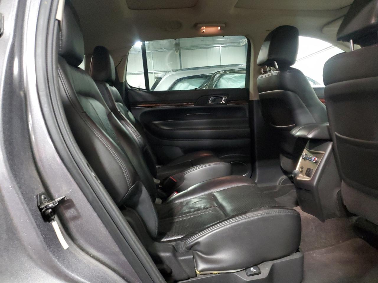 2010 Lincoln Mkt VIN: 2LMHJ5AT6ABJ11450 Lot: 61240645