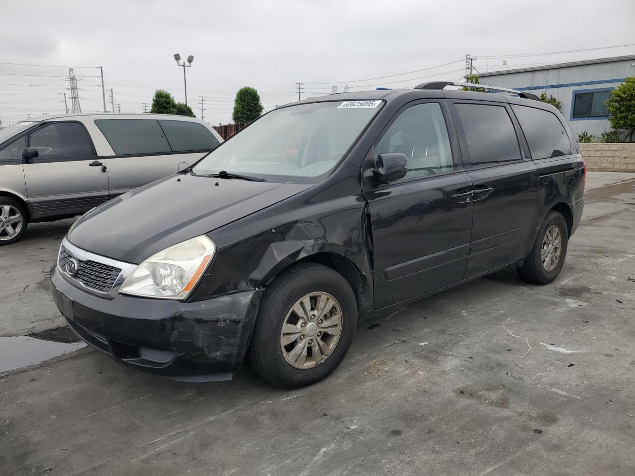 2012 Kia Sedona Lx продається в Wilmington, CA - Front End