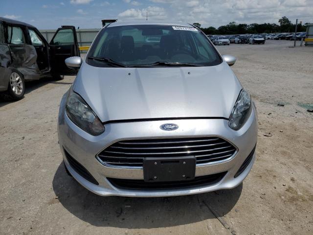 Sedans FORD FIESTA 2017 Silver
