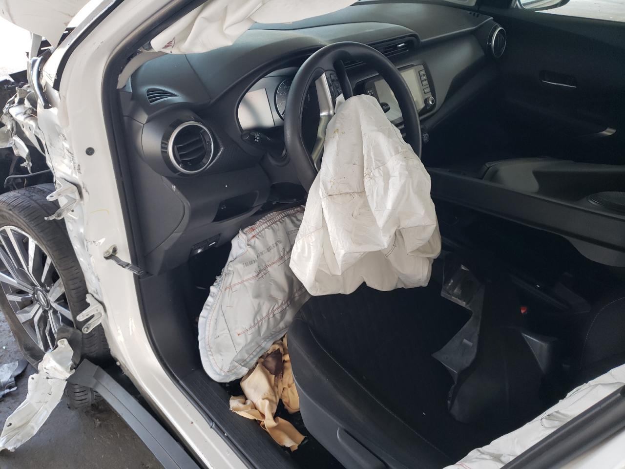 2021 Nissan Kicks Sv VIN: 3N1CP5CVXML511708 Lot: 62300105