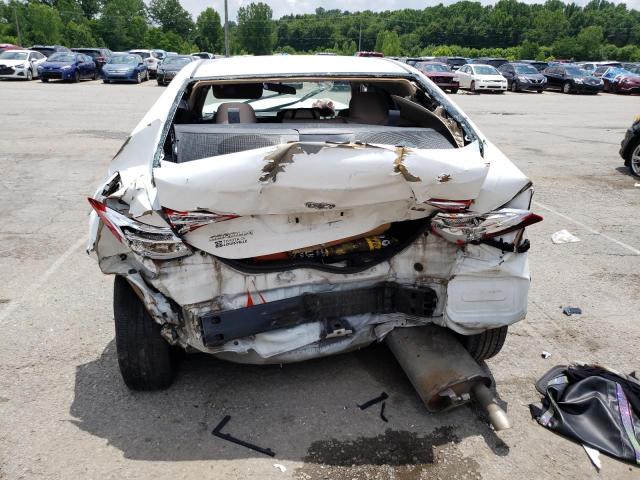 Седаны TOYOTA COROLLA 2016 Белы