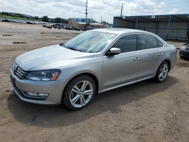 Седаны VOLKSWAGEN PASSAT 2013 Серебристый