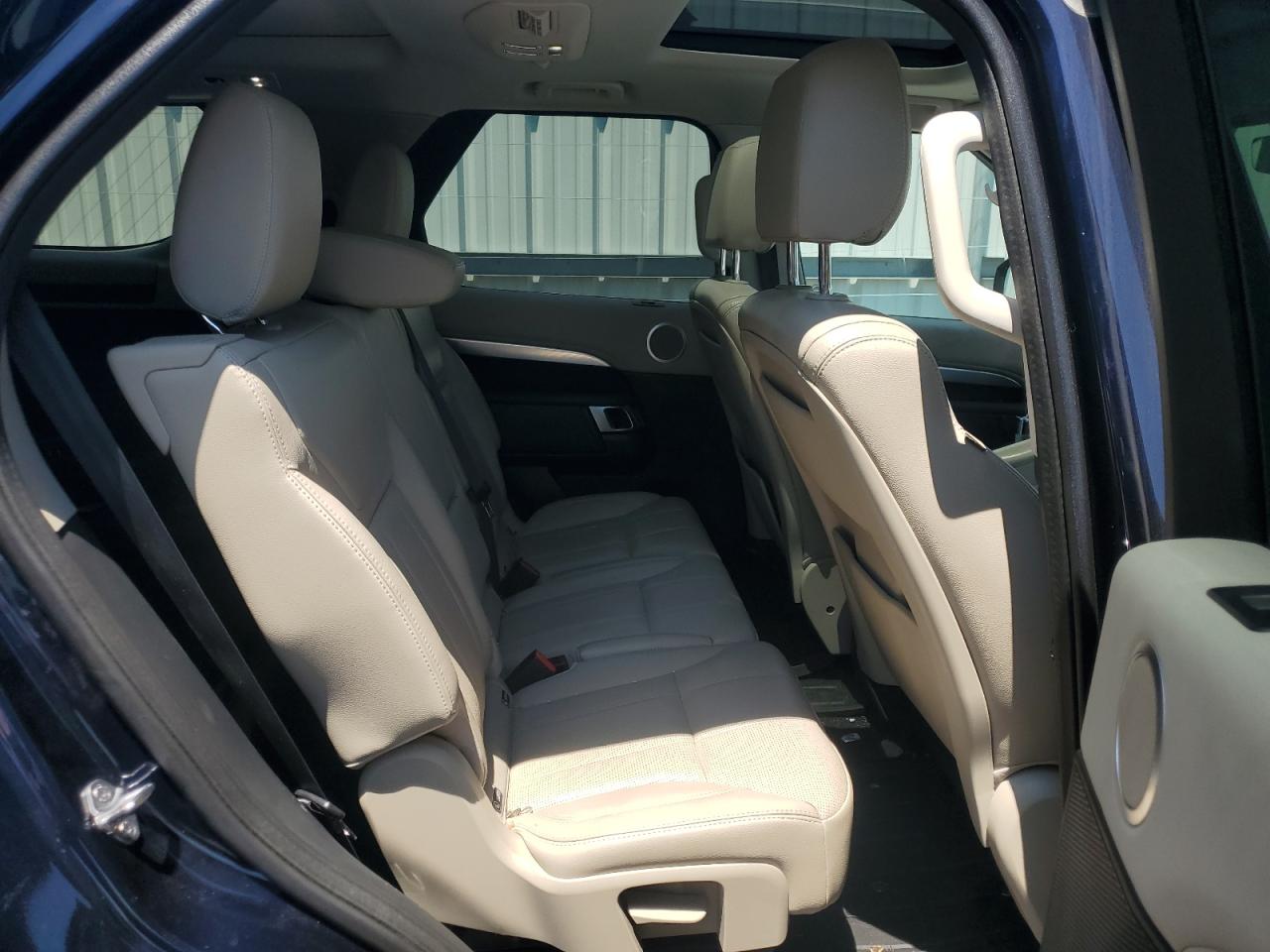 2020 Land Rover Discovery Landmark VIN: SALRU2RVXL2415611 Lot: 58900625