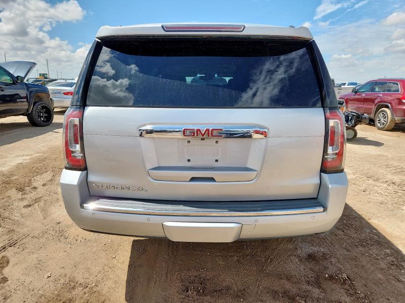  GMC YUKON 2017 Srebrny