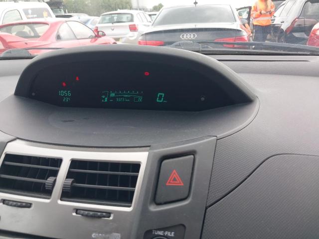 2009 TOYOTA YARIS TR V