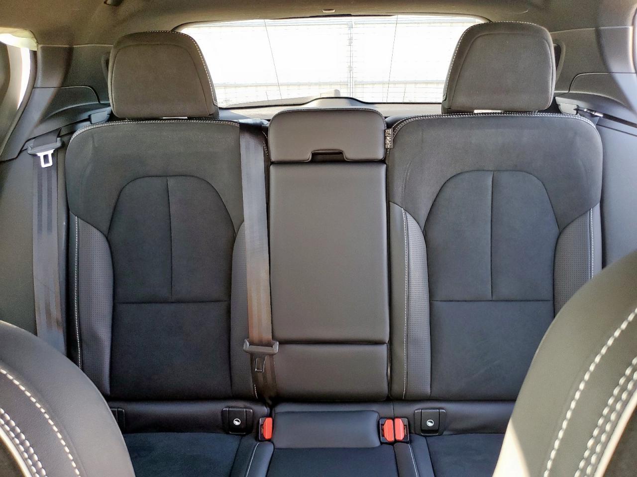2019 Volvo Xc40 T5 R-Design VIN: YV4162UM3K2120035 Lot: 62772035