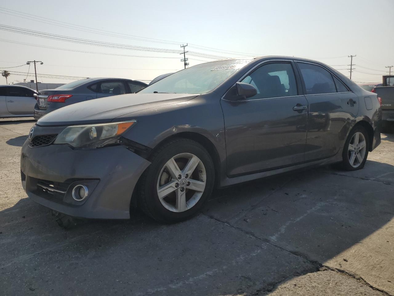2012 Toyota Camry Base იყიდება Sun Valley-ში, CA - Front End