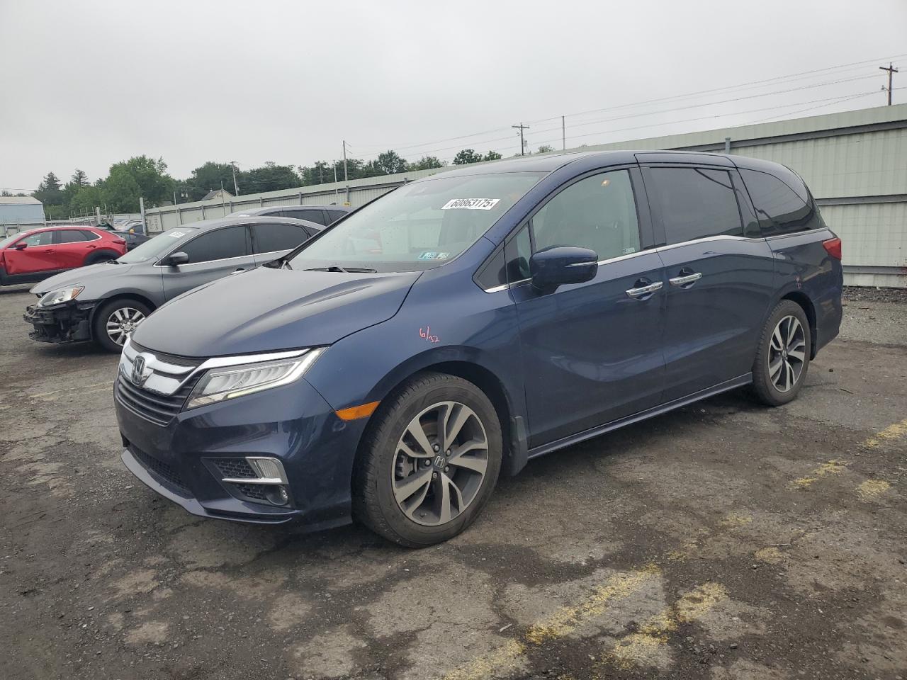 2018 Honda Odyssey Elite for Sale in Pennsburg, PA - Side