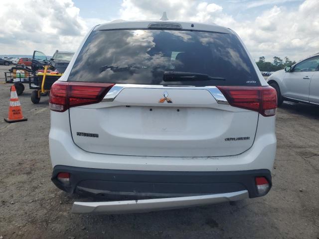  MITSUBISHI OUTLANDER 2018 Белый