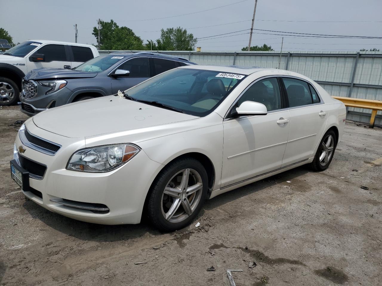 Dyer, IN에서 판매 중인 2011 Chevrolet Malibu 2Lt - Top/Roof