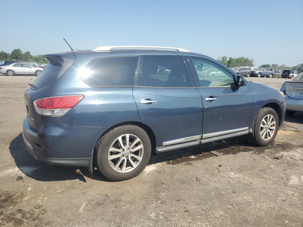 NISSAN PATHFINDER 2014 VIN 5N1AR2MM0EC650208 фото 3