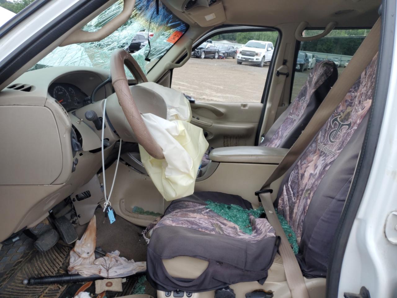2002 Ford Expedition Xlt VIN: 1FMRU16W22LA36749 Lot: 60816605
