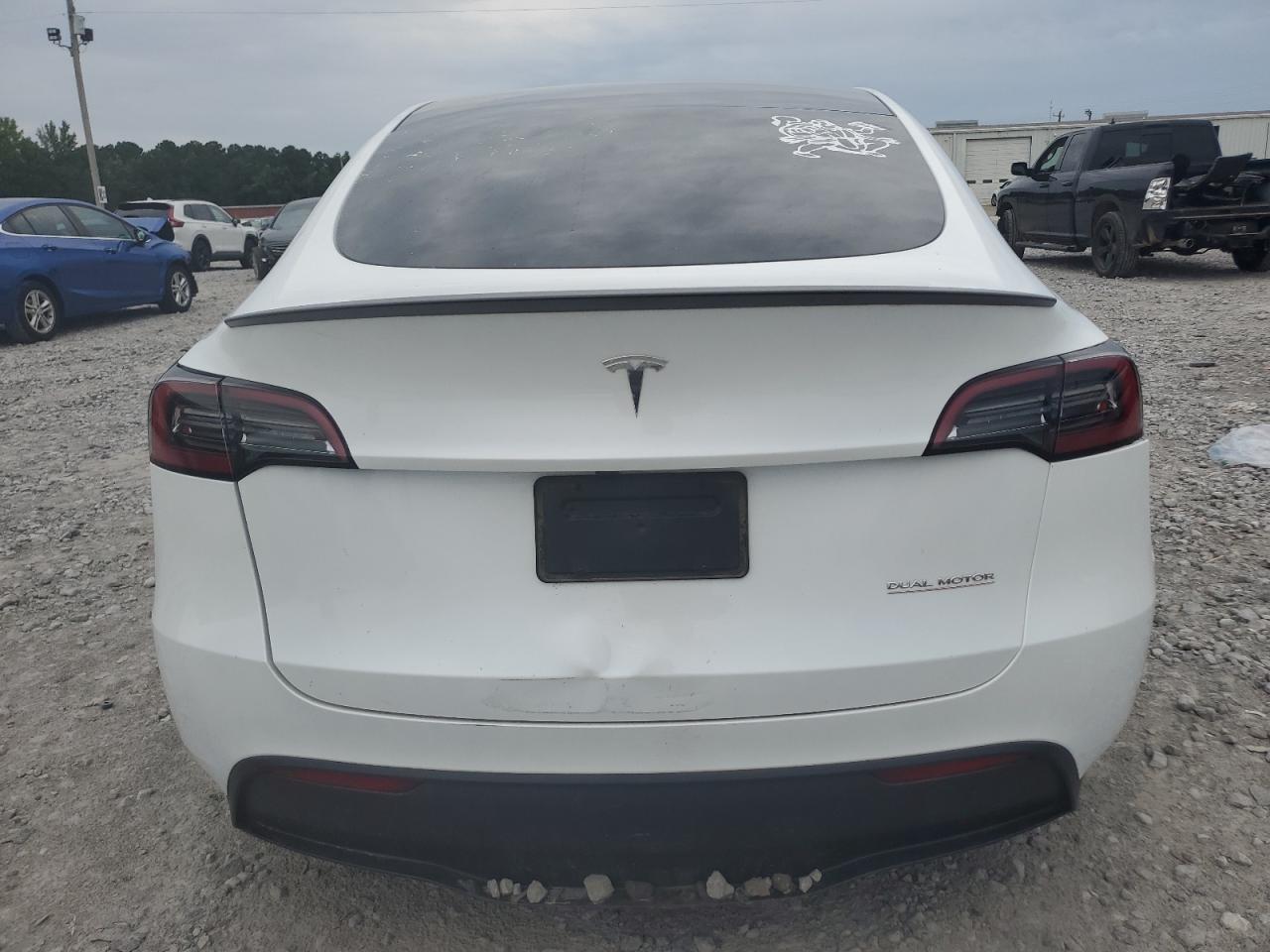 2024 Tesla Model Y VIN: 7SAYGDEF3RA308409 Lot: 62237375