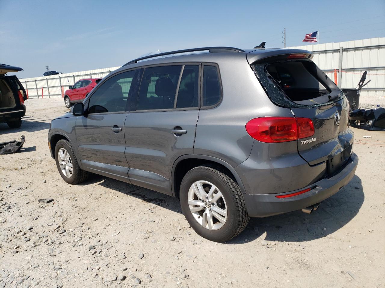 VOLKSWAGEN TIGUAN 2017 VIN WVGAV7AX9HK018499 photo 2