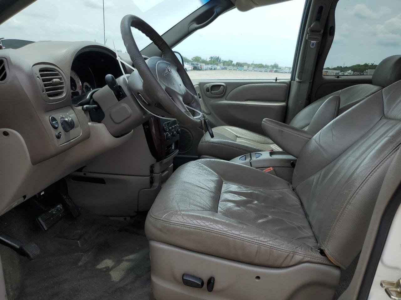 2002 Chrysler Town & Country Lxi VIN: 2C4GP54L42R628163 Lot: 58827765