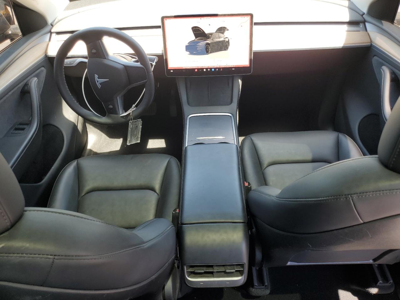 2024 Tesla Model Y VIN: 7SAYGDEE7RA215576 Lot: 63054895