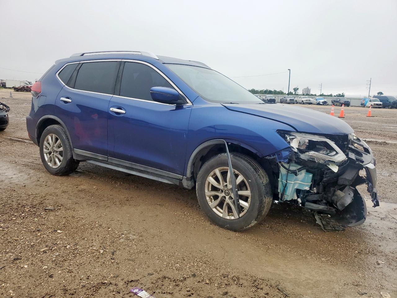 KNMAT2MV4JP548976 NISSAN ROGUE 2018