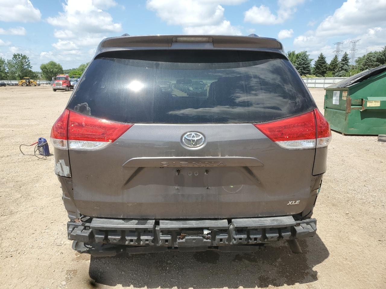 2013 Toyota Sienna Xle VIN: 5TDYK3DC7DS405214 Lot: 62500205