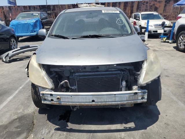 Sedans NISSAN VERSA 2013 Silver