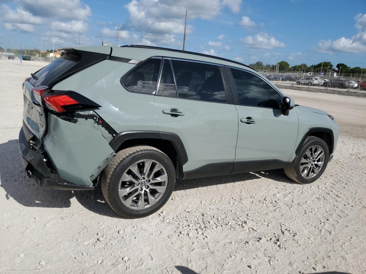 2T3C1RFVXLC056899 TOYOTA RAV4 2020