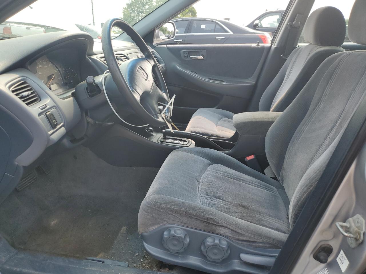 2000 Honda Accord Lx VIN: 1HGCG6652YA158717 Lot: 59609635