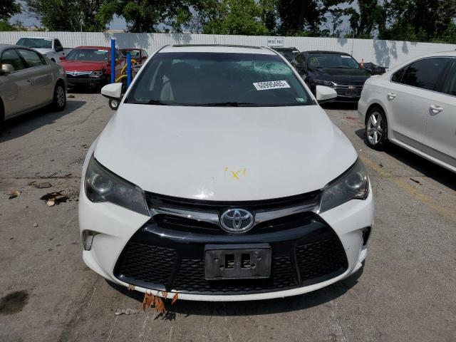 Седаны TOYOTA CAMRY 2017 Белы