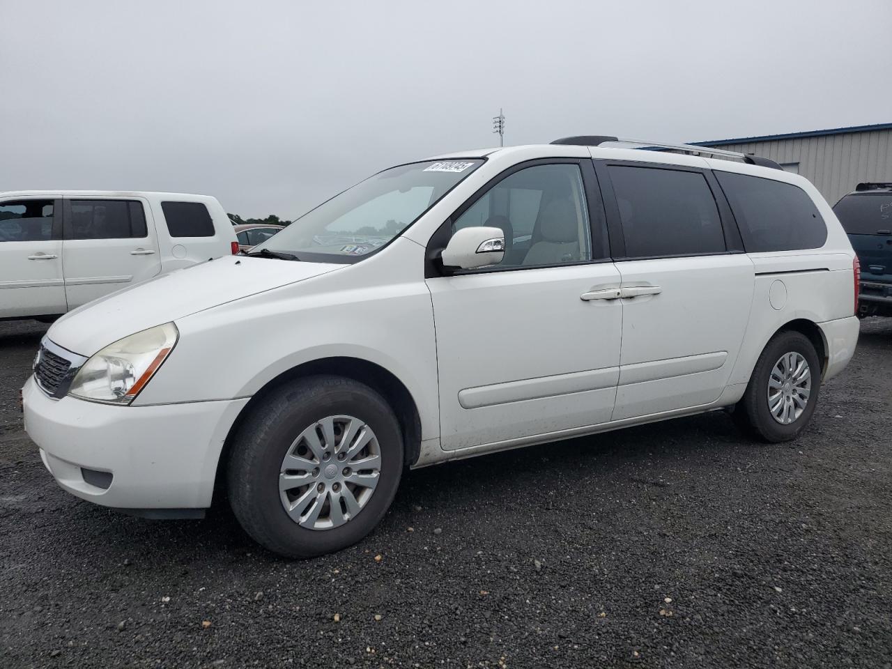 2011 Kia Sedona Lx за продажба в Waldorf, MD - Minor Dent/Scratches